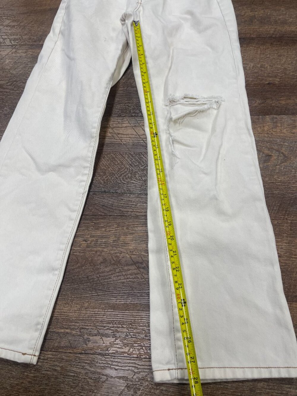 BDG Loose Straight Destroyed Ivory Denim Jeans Size 27 - Picture 7 of 13